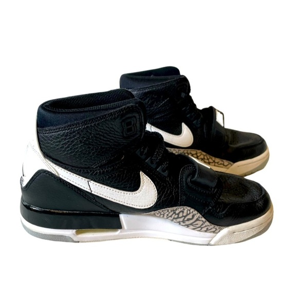 Air Jordan Boys Legacy 312 AT4040-001 Black Cement High Sneakers Size 6.5 Youth - Picture 1 of 14